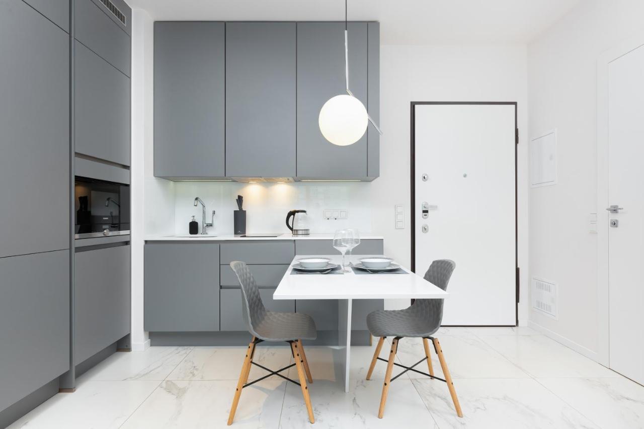 Mennica Residence - City Center Apartments By Noclegi Renters Варшава Екстериор снимка