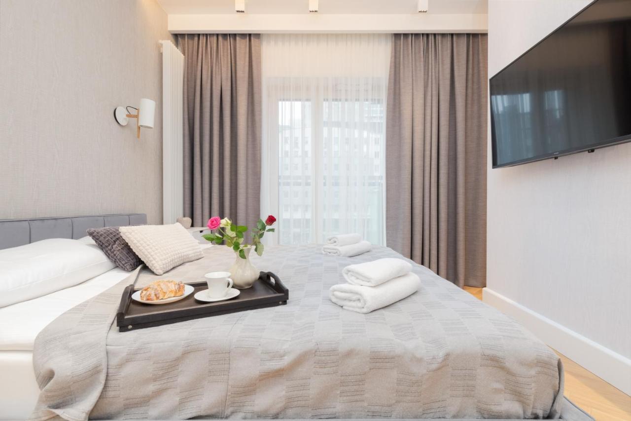 Mennica Residence - City Center Apartments By Noclegi Renters Варшава Екстериор снимка