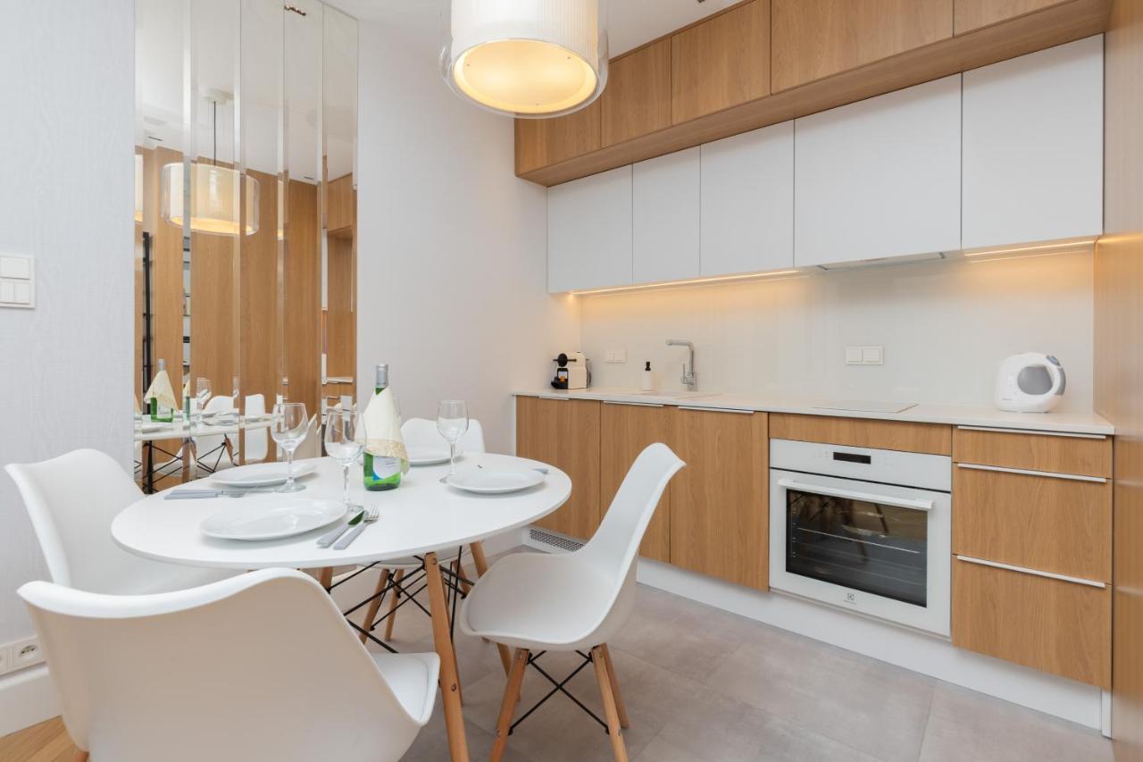 Mennica Residence - City Center Apartments By Noclegi Renters Варшава Екстериор снимка