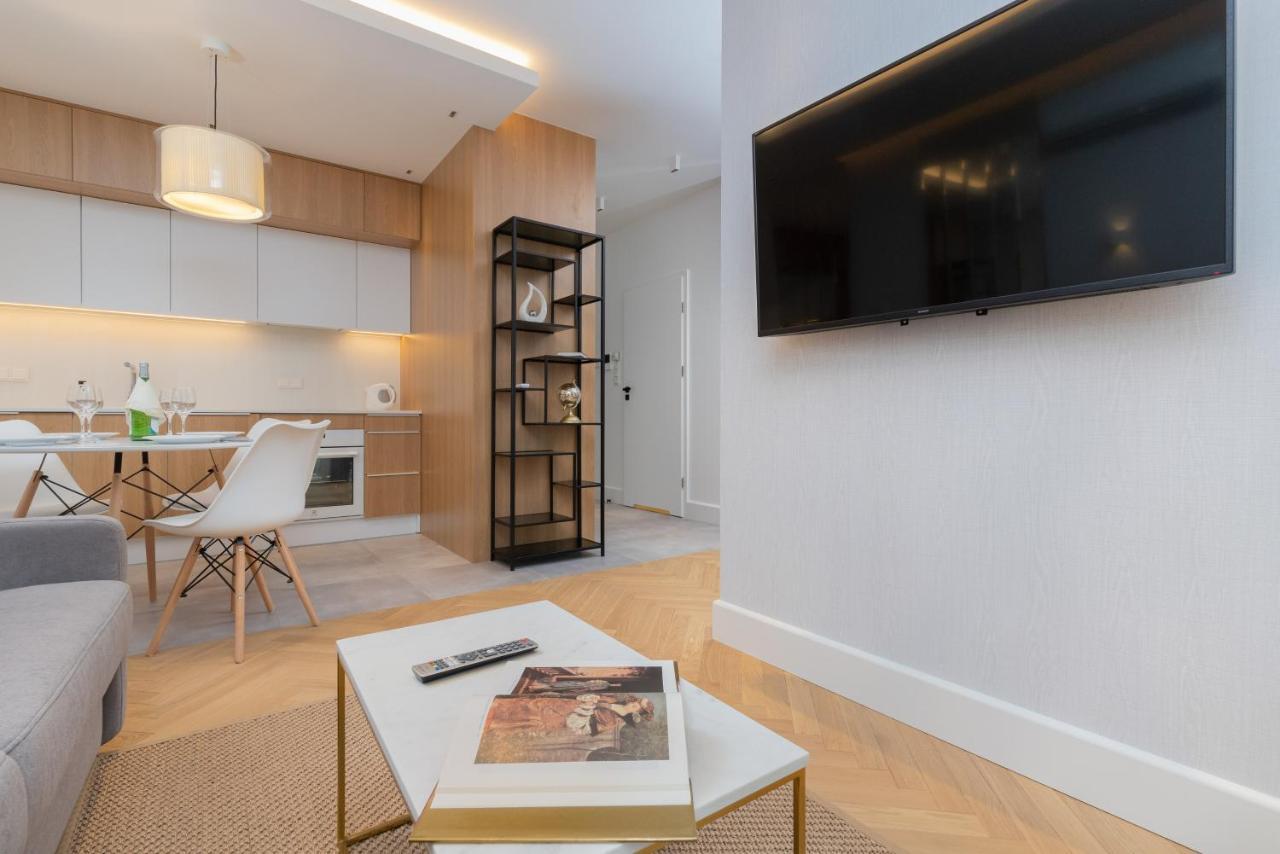 Mennica Residence - City Center Apartments By Noclegi Renters Варшава Екстериор снимка