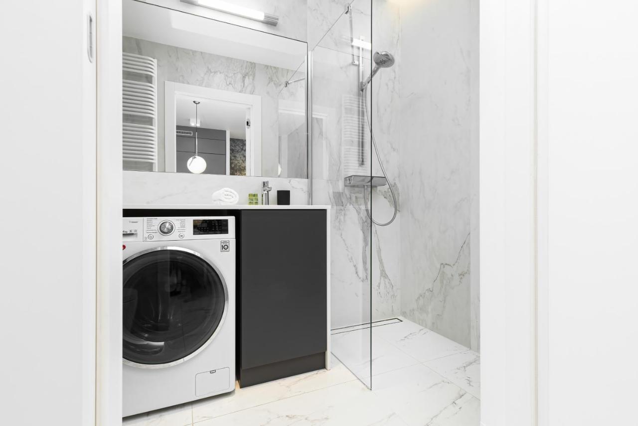 Mennica Residence - City Center Apartments By Noclegi Renters Варшава Екстериор снимка