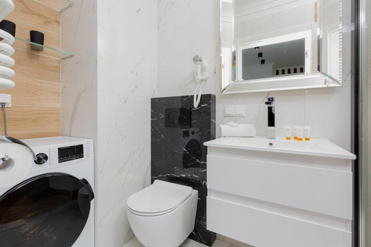 Mennica Residence - City Center Apartments By Noclegi Renters Варшава Екстериор снимка